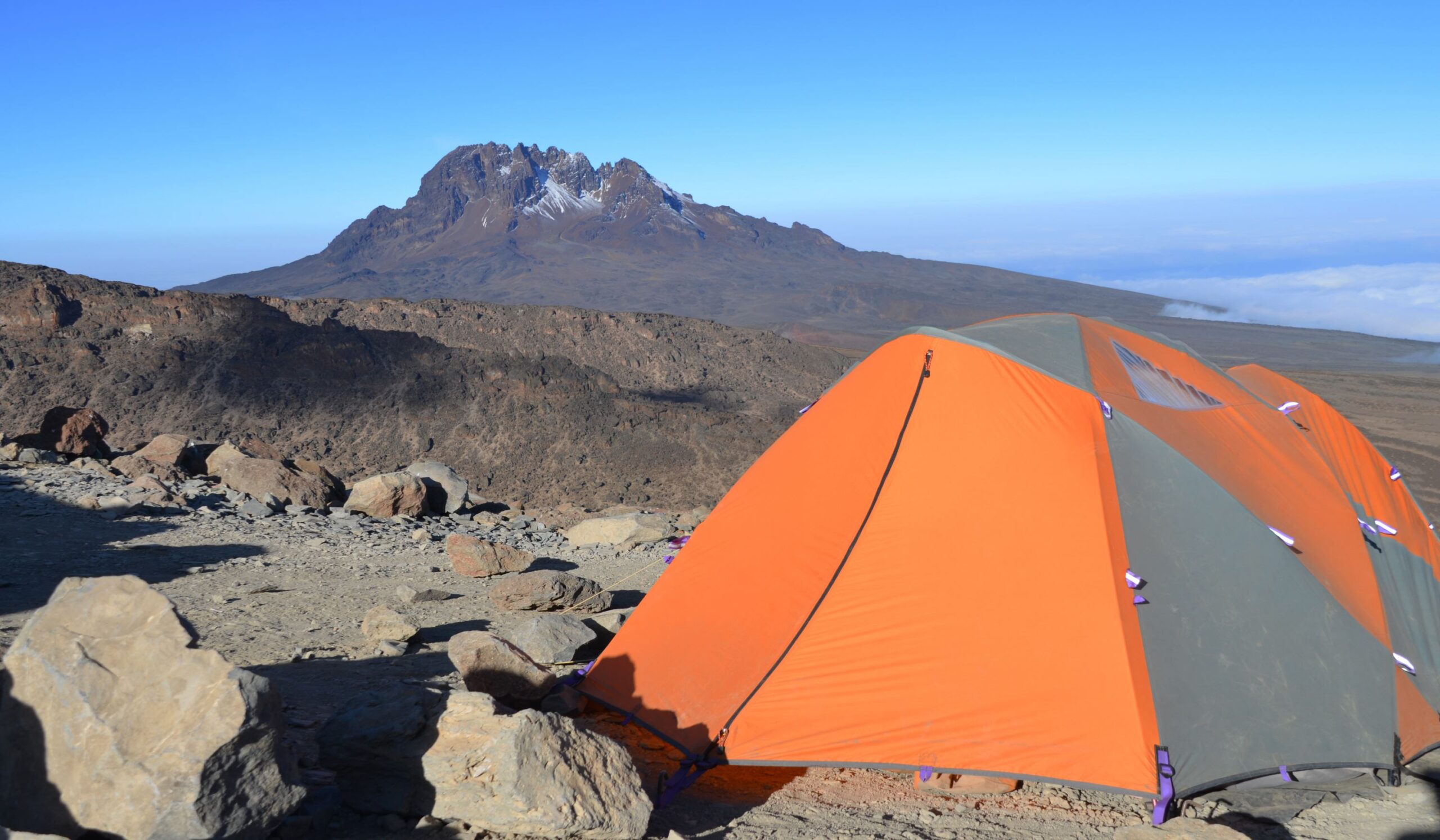 Barafu Roddy Beklimming Lemosho Route dag 5/7: Karanga Camp (4040 m) - Barafu Camp ...