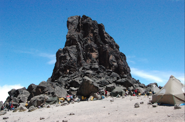 Beklimming Northern Circuit dag 3/8: Shira 1 Camp (3500 m) - Lava Tower (4550 m)